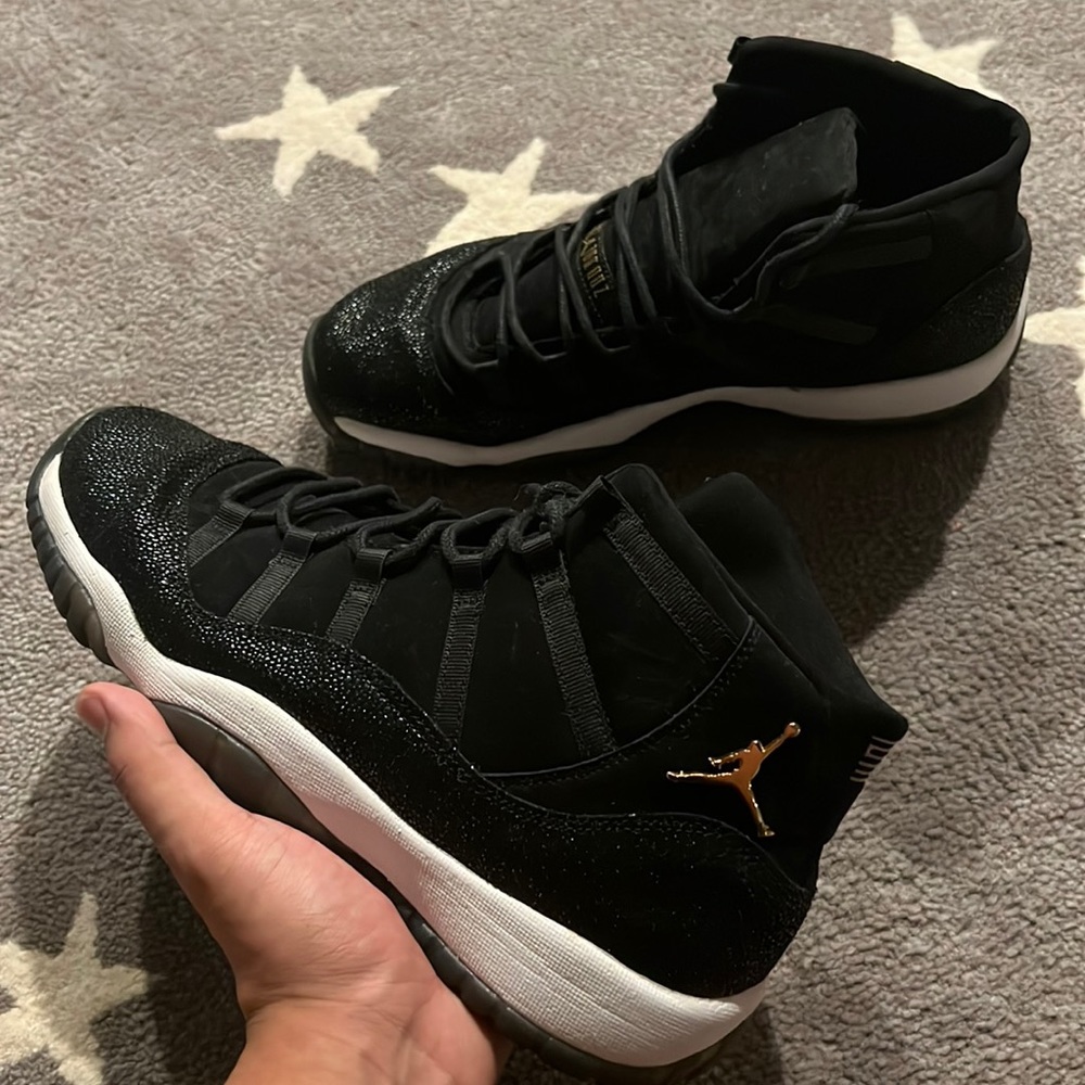 Jordan 11 Retro Heiress Black Stingray Size 10.5